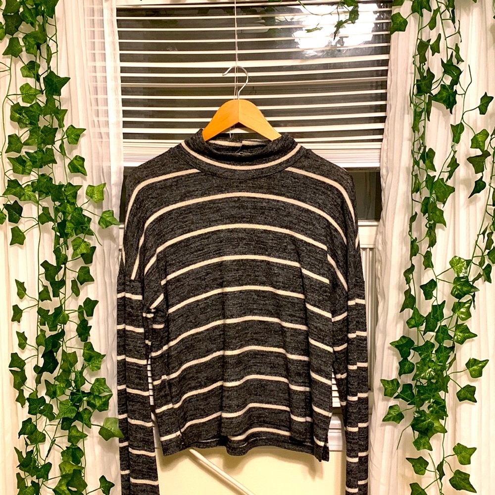 Long sleeve turtle neck